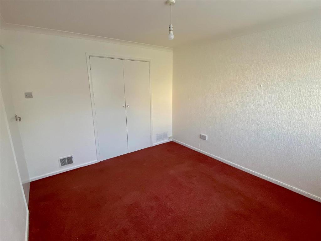 21 Higherwell Close Bedroom