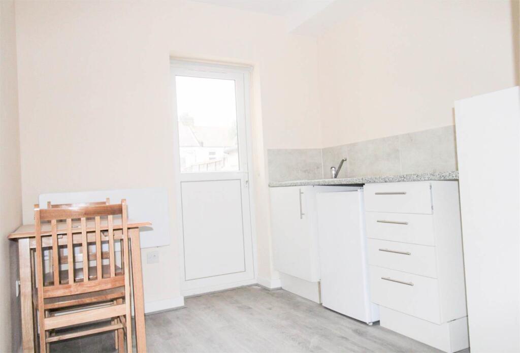 KITCHENETTE
