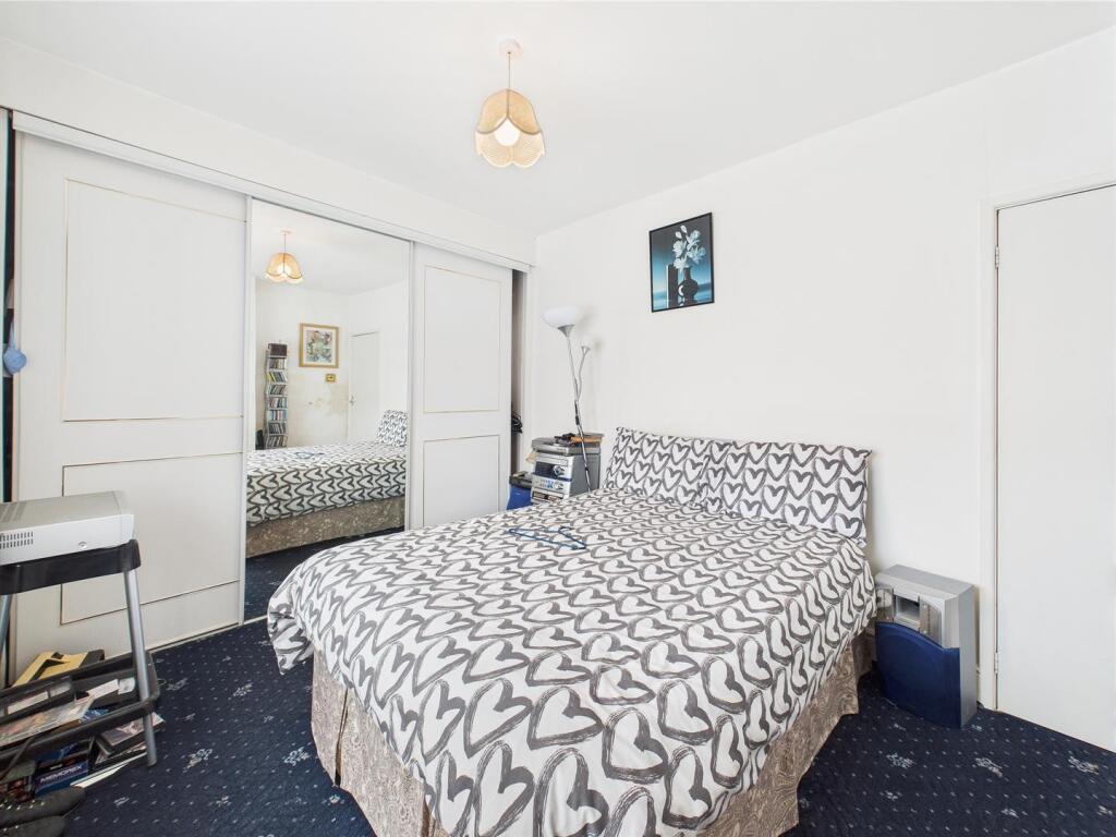 11 - Two-bedroom house in Easton.jpg