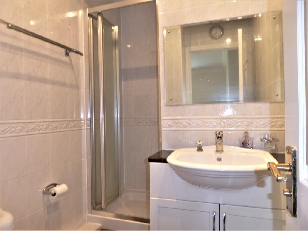 En-suite Shower r...