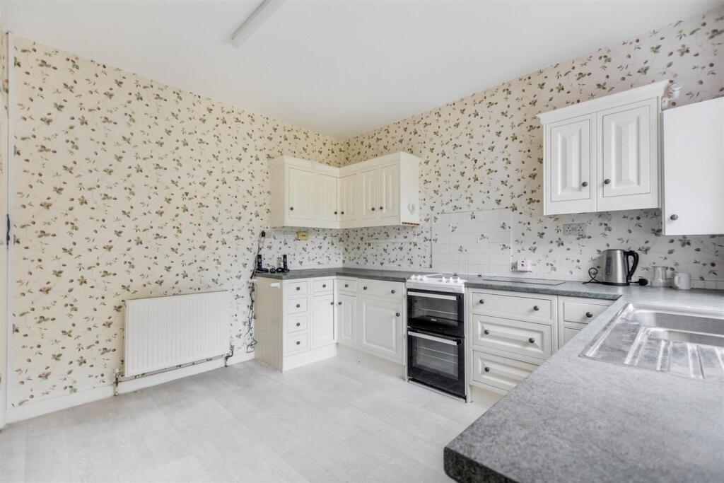 Kitchen_3.jpeg