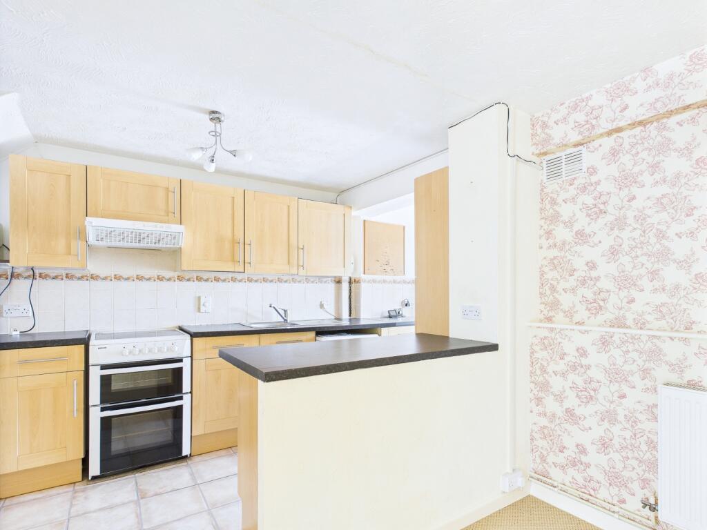 CAM01338G0-PR0121-STILL004