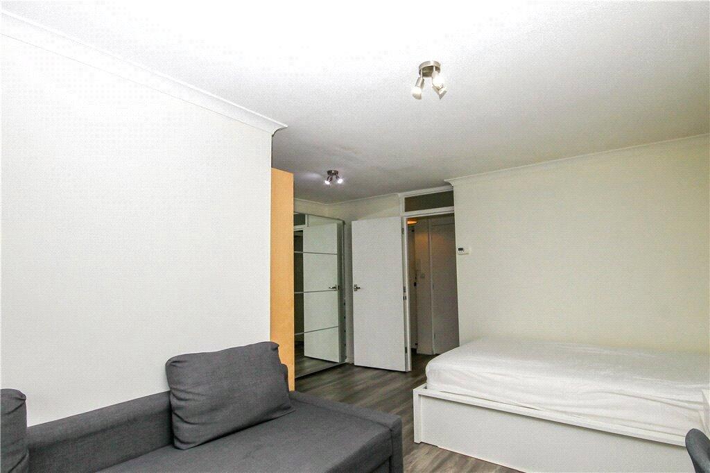 Studio Room