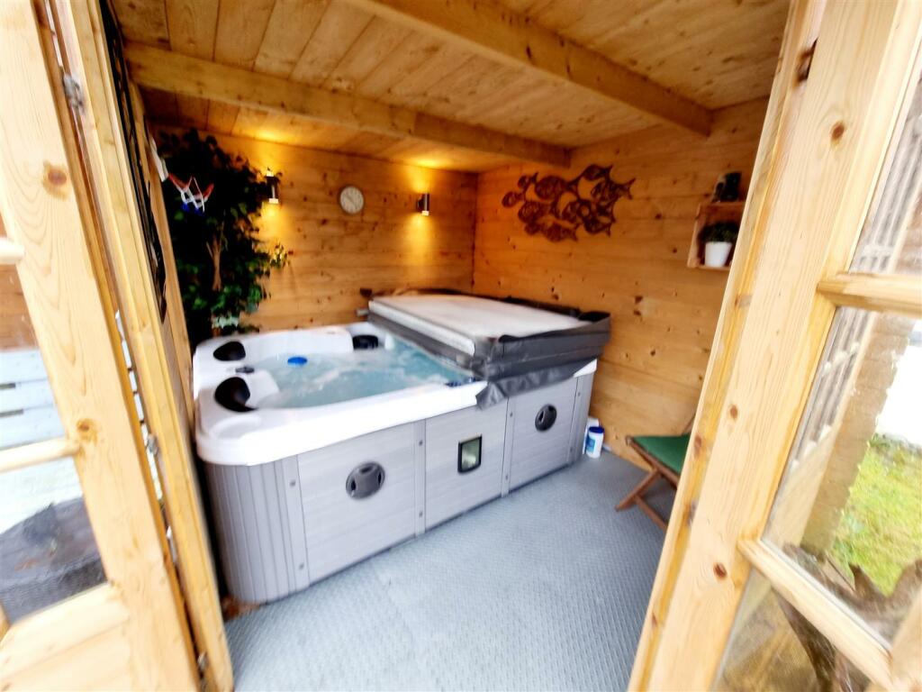 Hot tub.jpg