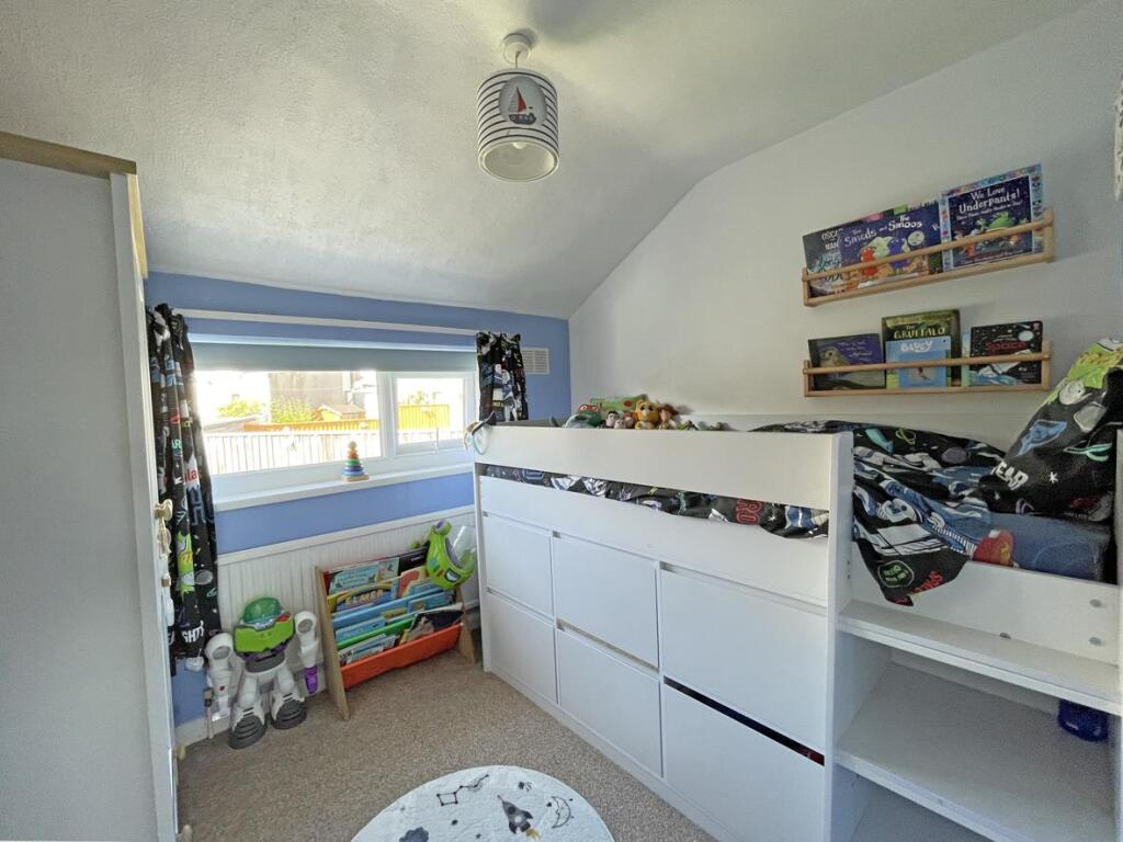 Treveneague Gardens 47 Bed 3....jpg