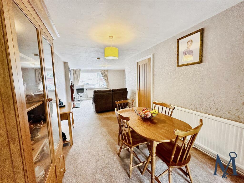 Lounge Diner