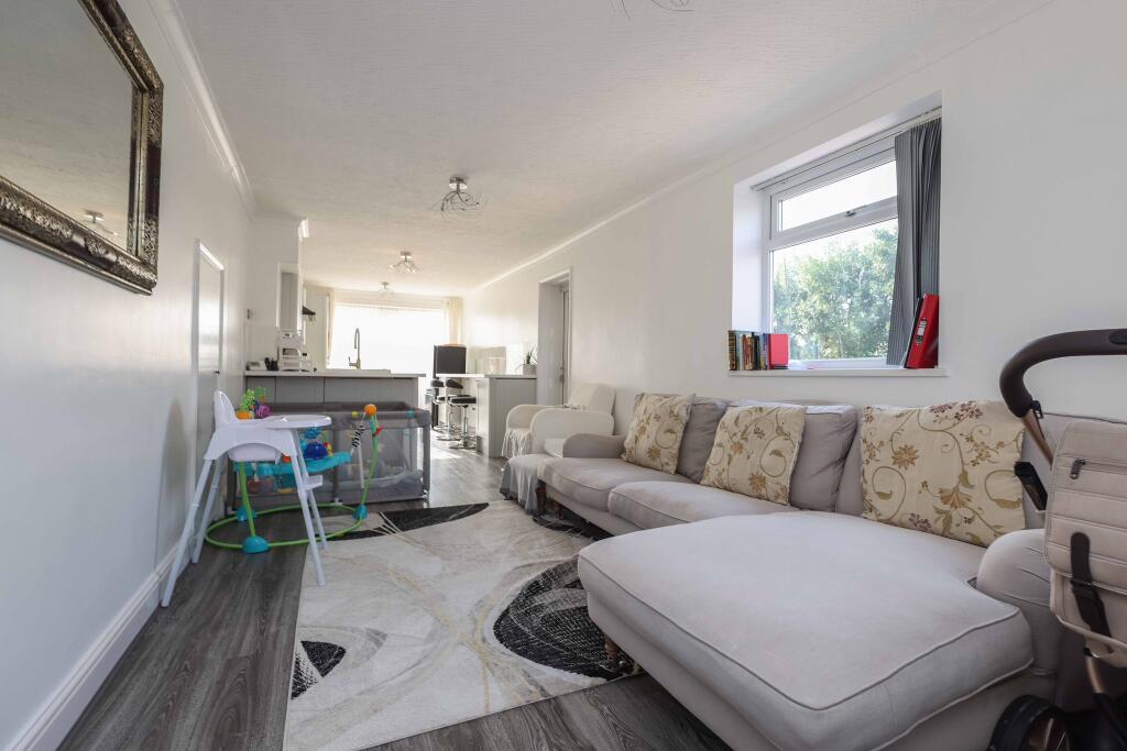 Lounge/ Kitchen