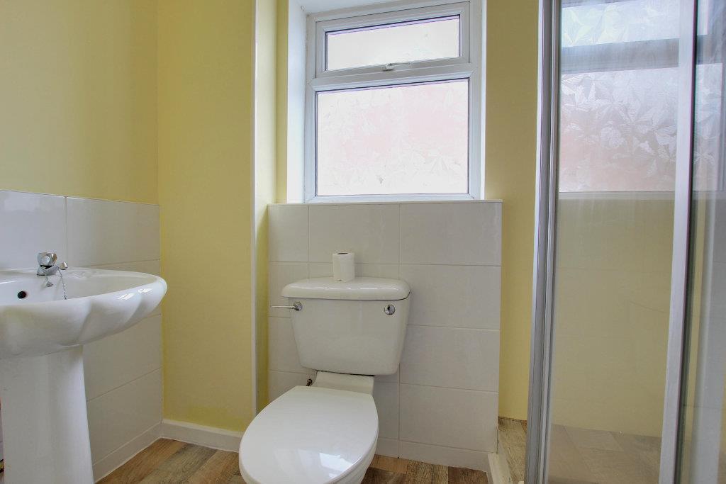 SHOWER ROOM/W.C.