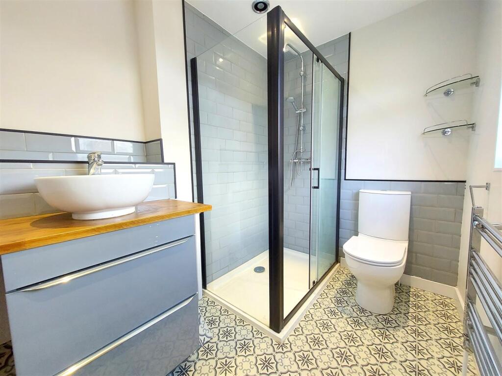 En Suite Shower Room