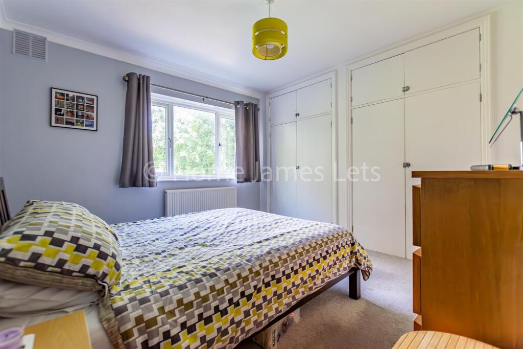 18661358 BedroomOne(1).jpg