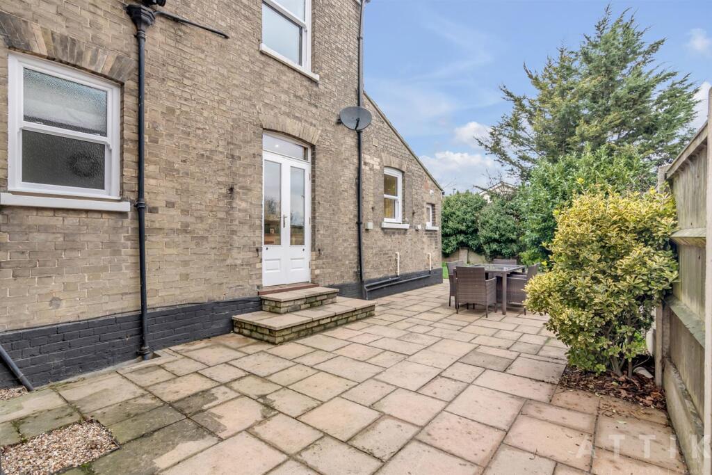 Attik 5, Stradbroke Road Gorleston, NR31 7AQ (41).