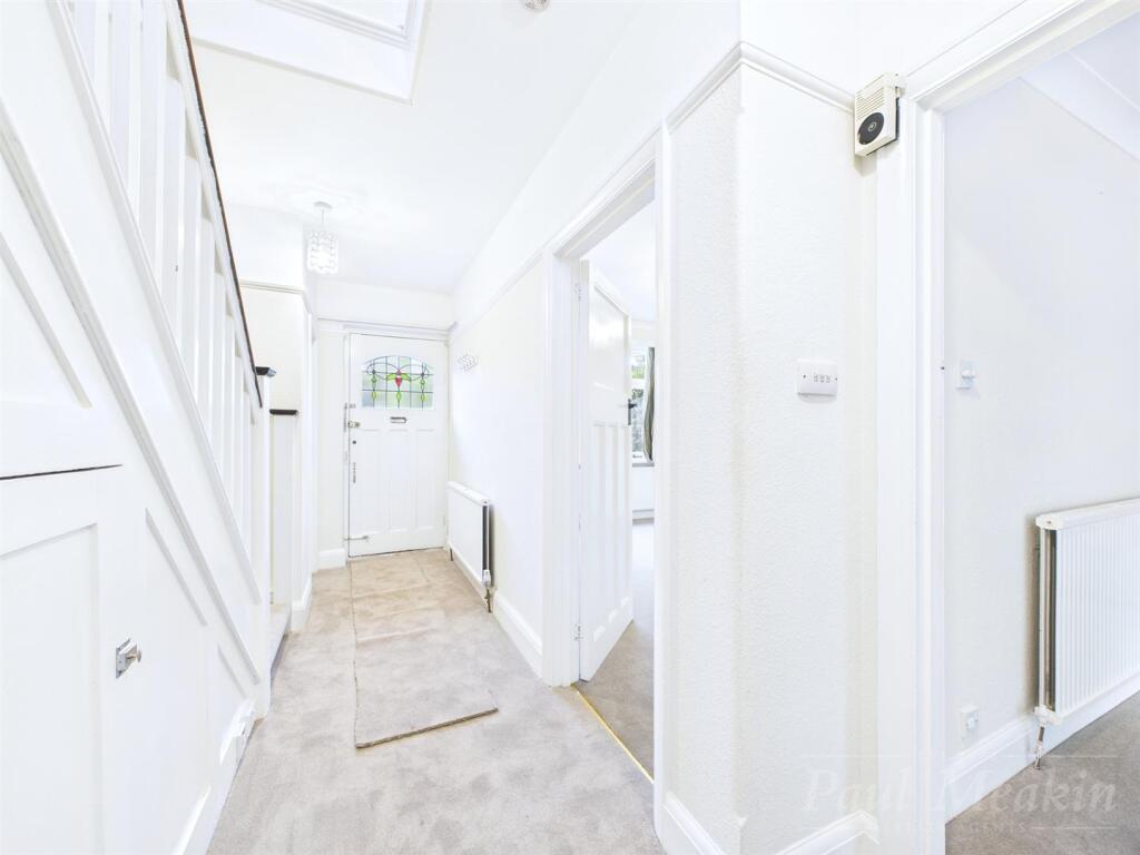 Hallway .jpg