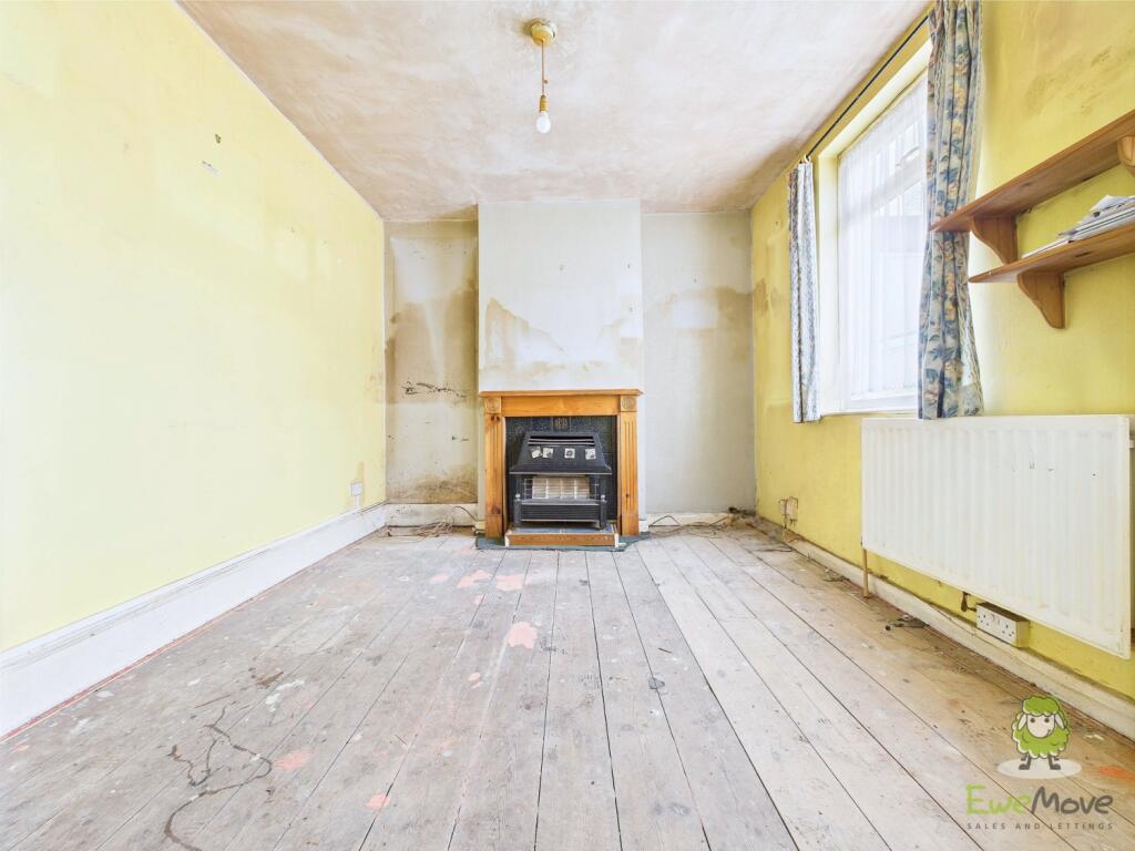 CAM01543G0-PR0130-STILL008