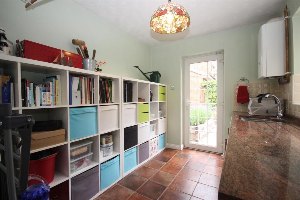 UTILITY/BREAKFAST ROOM