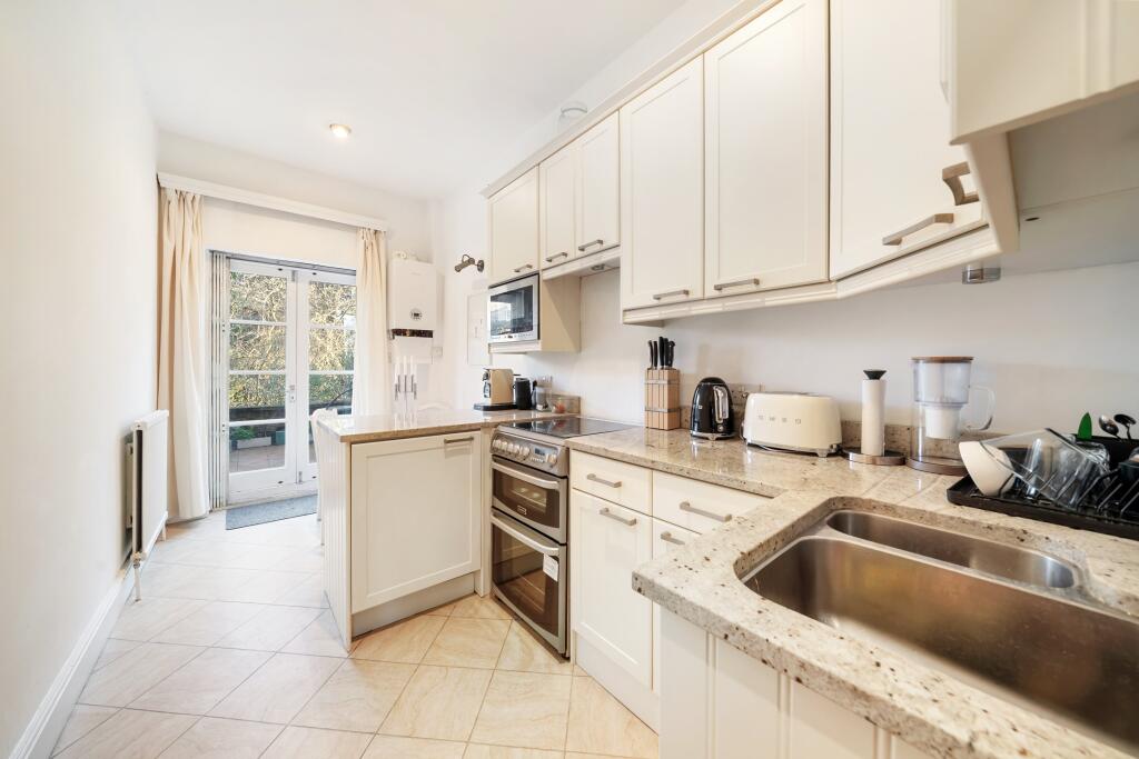 Chepstow Crescent Fl
