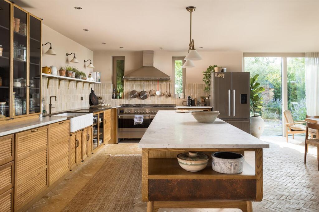 Kitchen dining room