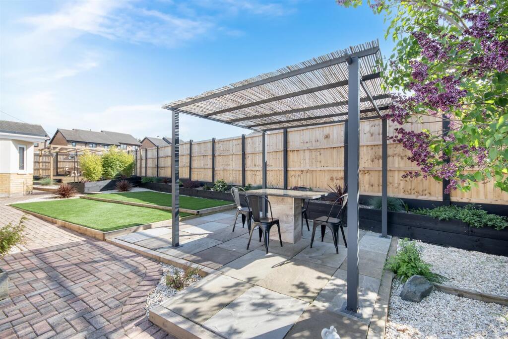 DSC_3844 copy_outdoor.jpg