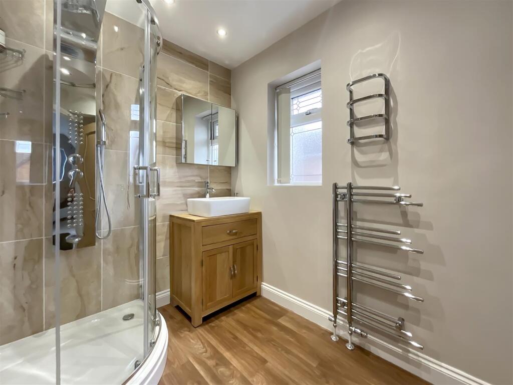 Ensuite (Bedroom One)