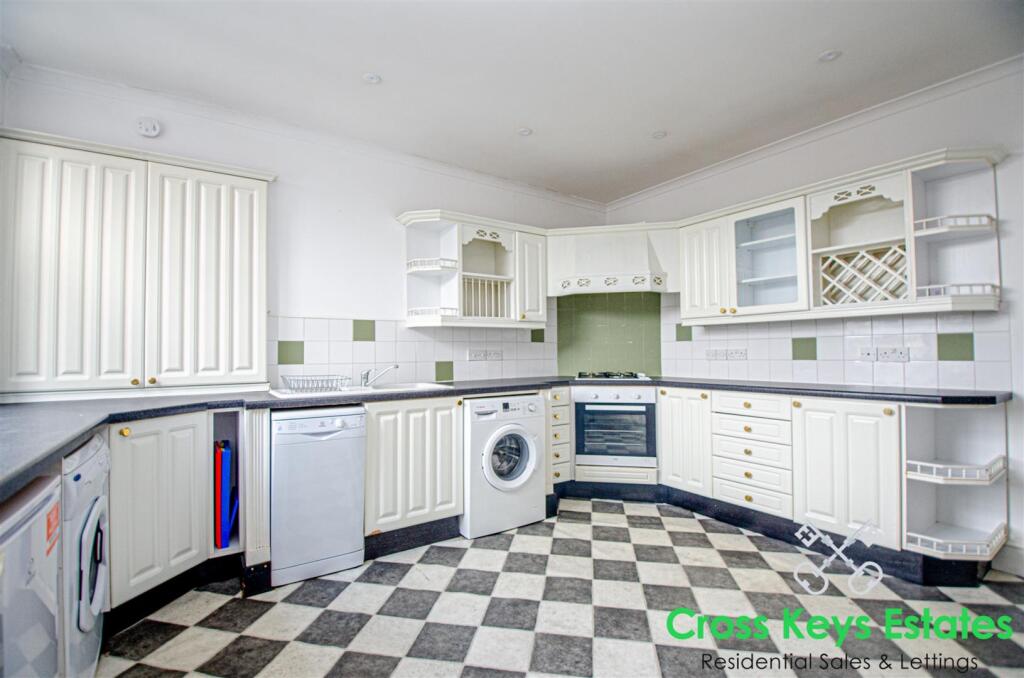 Kitchen / Breakfast Room