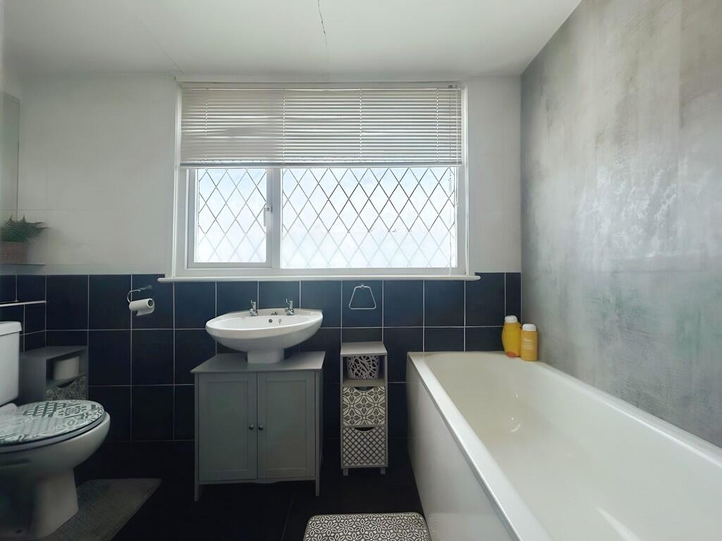 688fda01-WhatsApp...