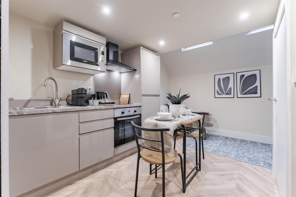 Copy of 161-147 The Headrow Leeds 2-161.jpg