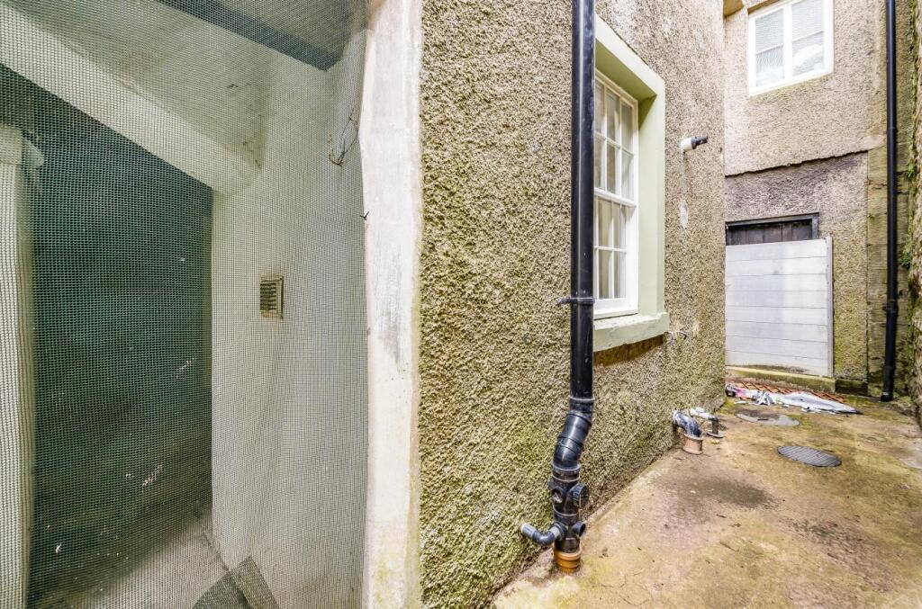 EXTERNALLY - COURTYARD