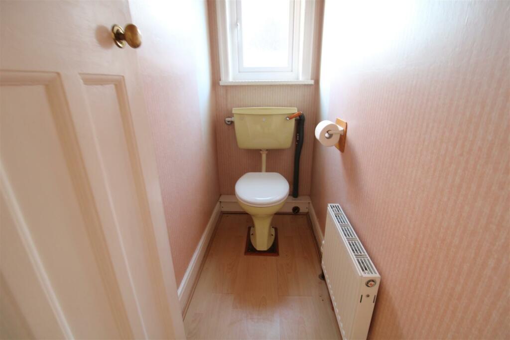 SEPARATE WC