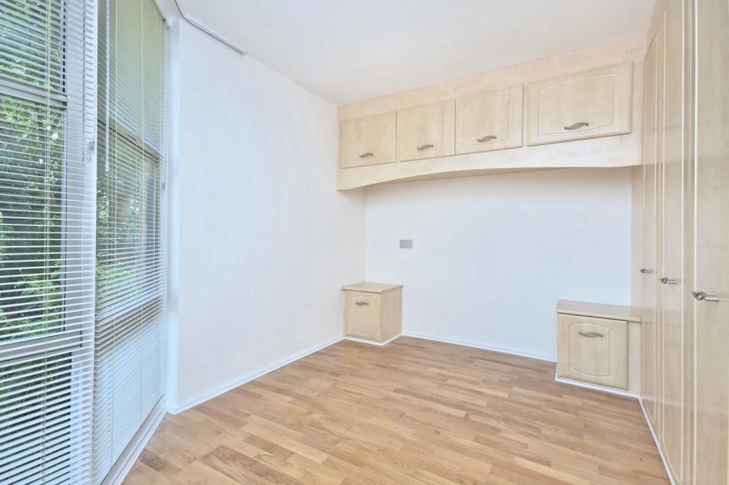 First Floor 12'5 Bedroom