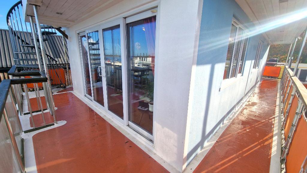 Side Decks