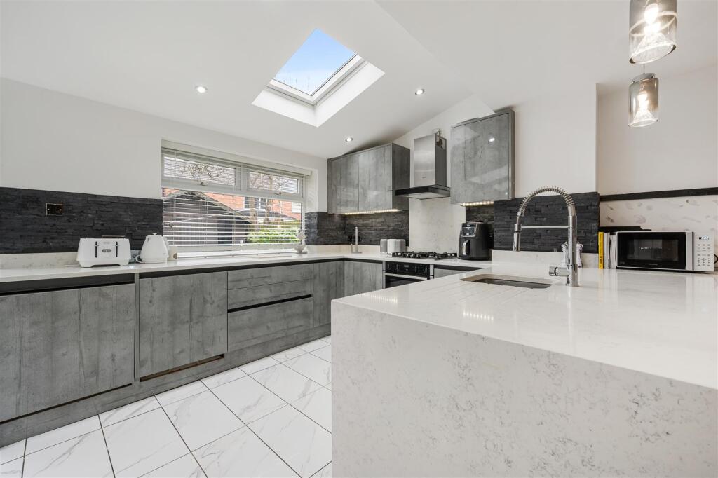 Open to Kitchen-Diner