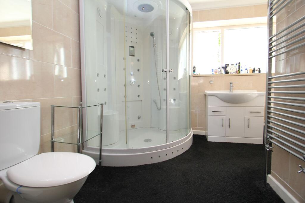 En Suite Bathroom