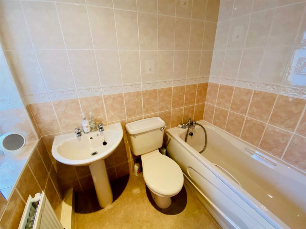 springfield park 14 bath.jpg