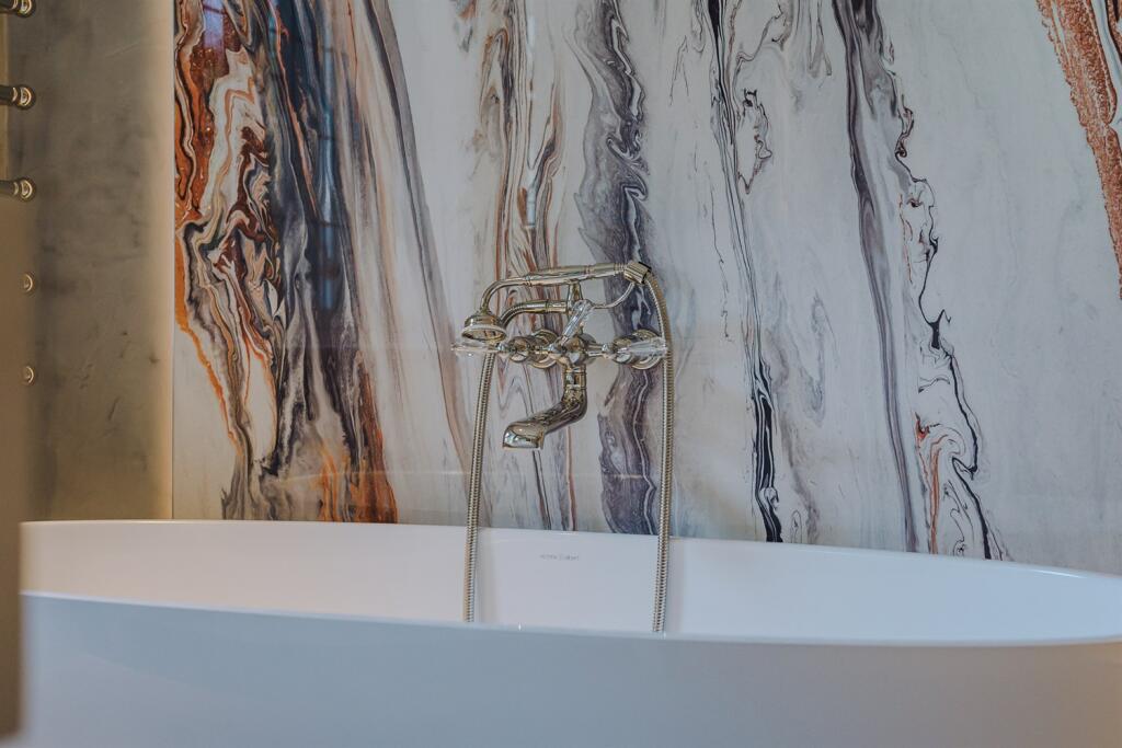 Ensuite detail
