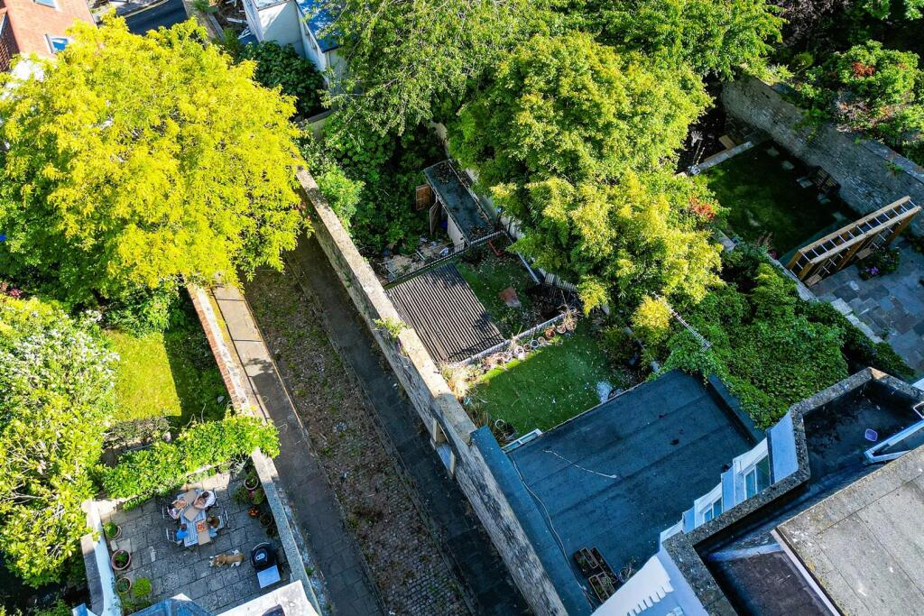 Garden Maisonette, 17 Somerset Street, Kingsdown, 