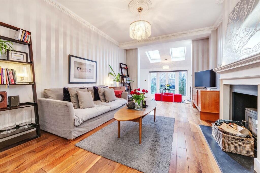 living room 3.jpg