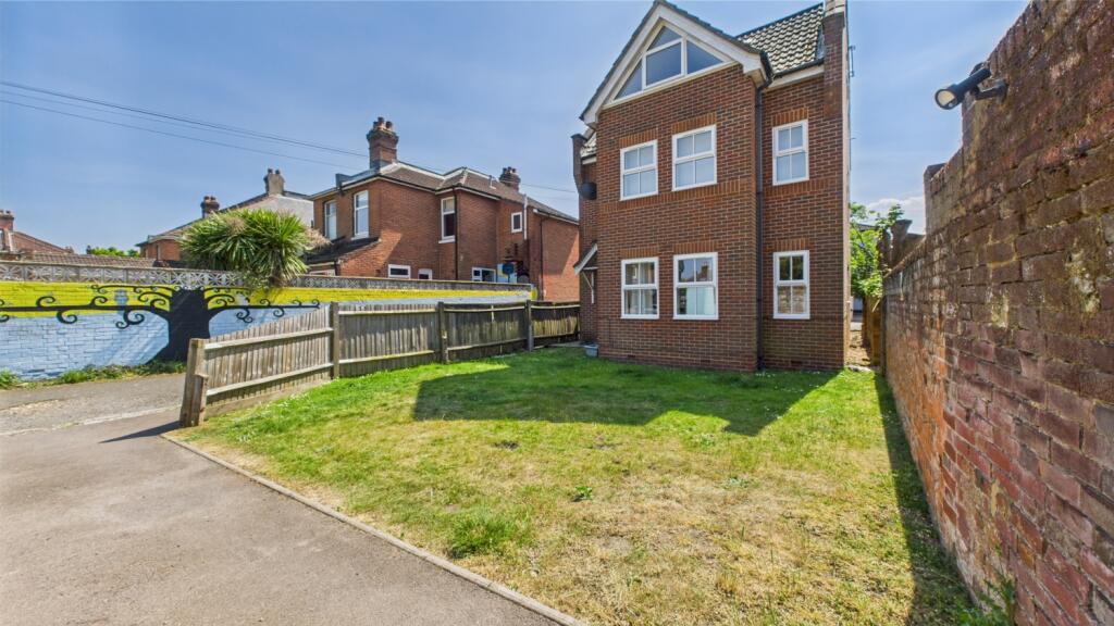 ewemove-InkermanRoad-gardens
