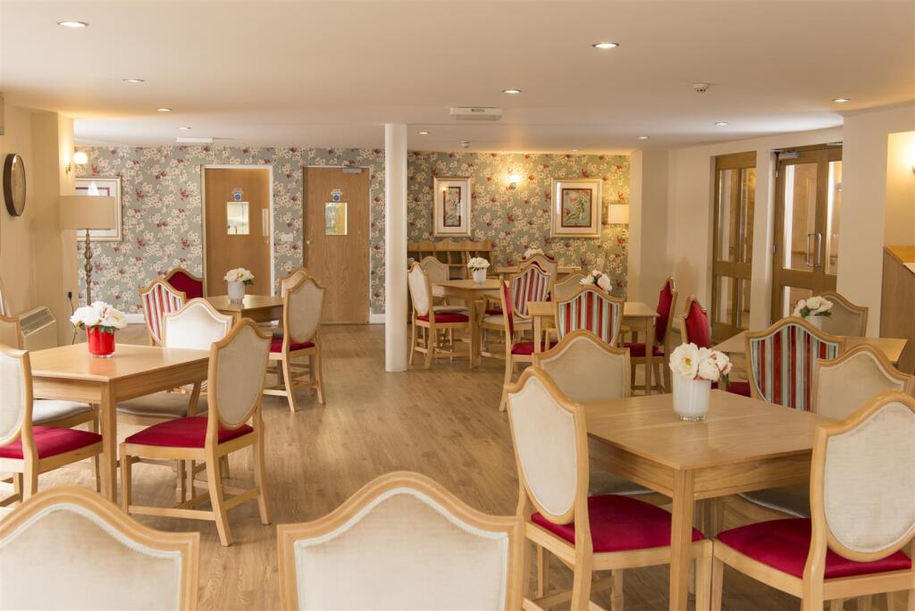 Dutton-Court_Diner_1.jpg