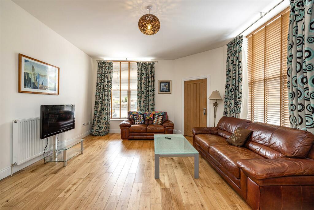 2 Heatherlie Terrace Selkirk 13.JPG