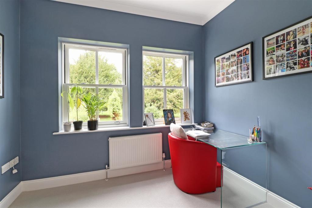 Bedroom 4.jpg