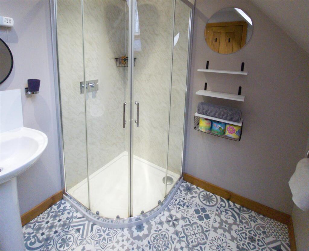 bed 2 ensuite