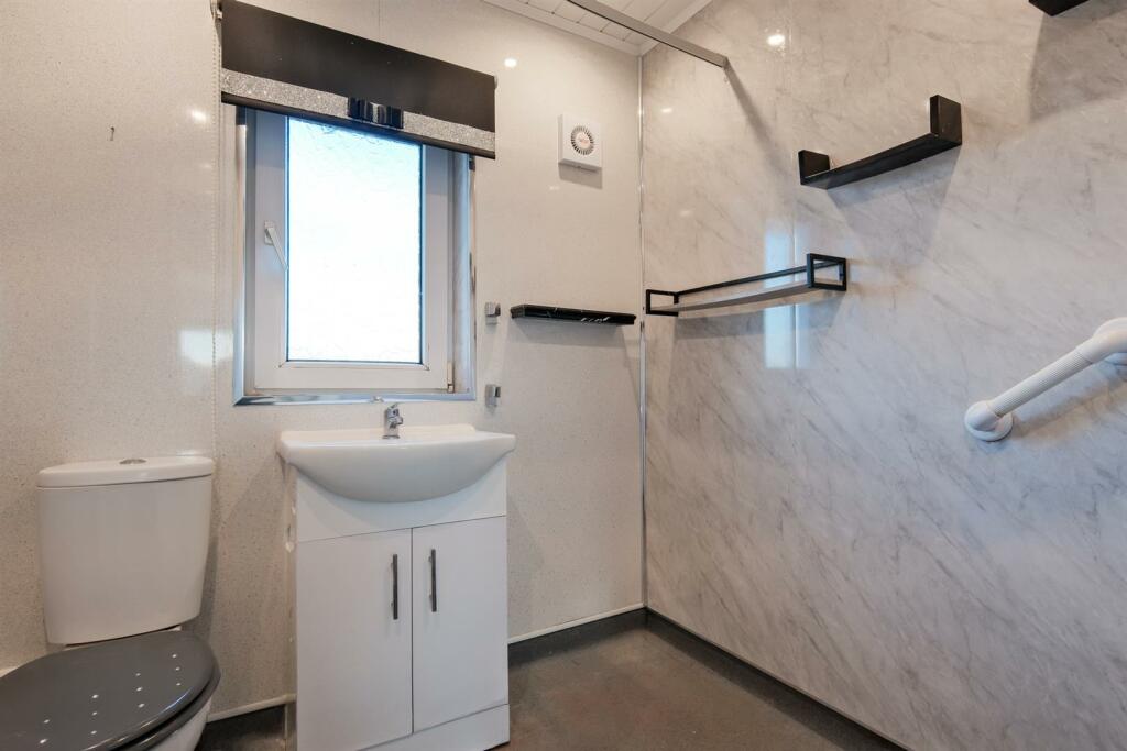 019-86 Omoa Road Cleland, ML1 5RE.jpg