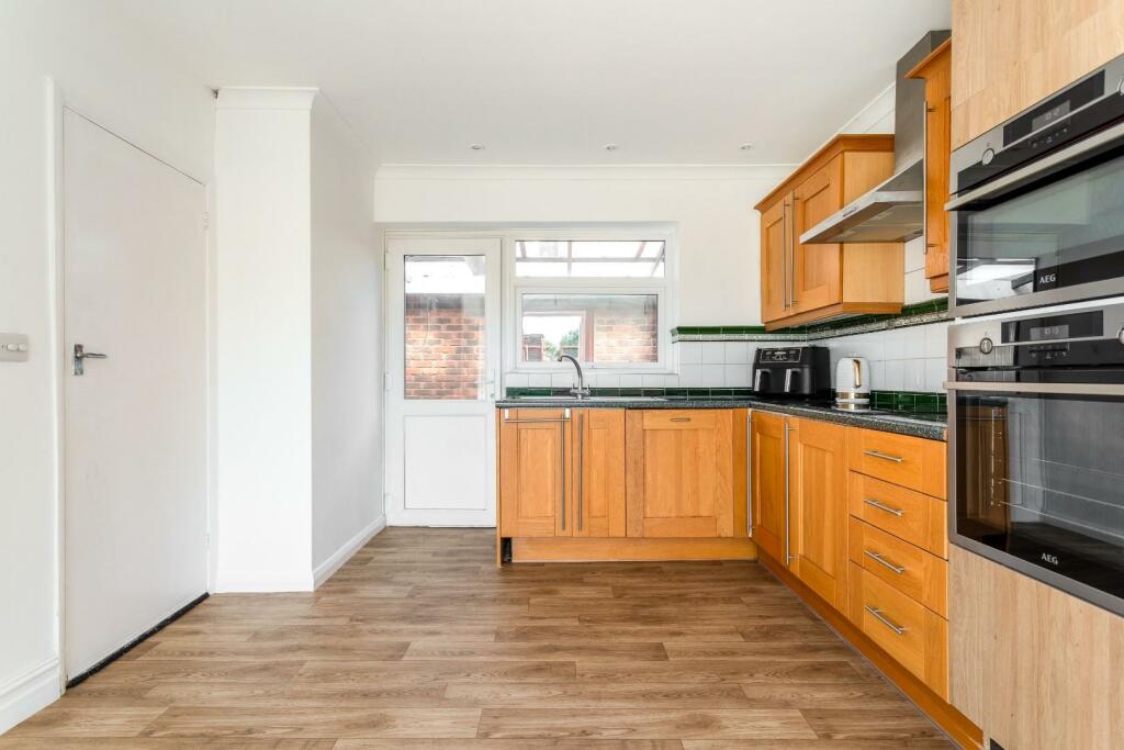 Leighton Avenue-6.jpg