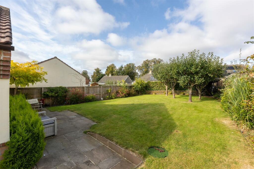 Corbie Way 33 External-4.jpg