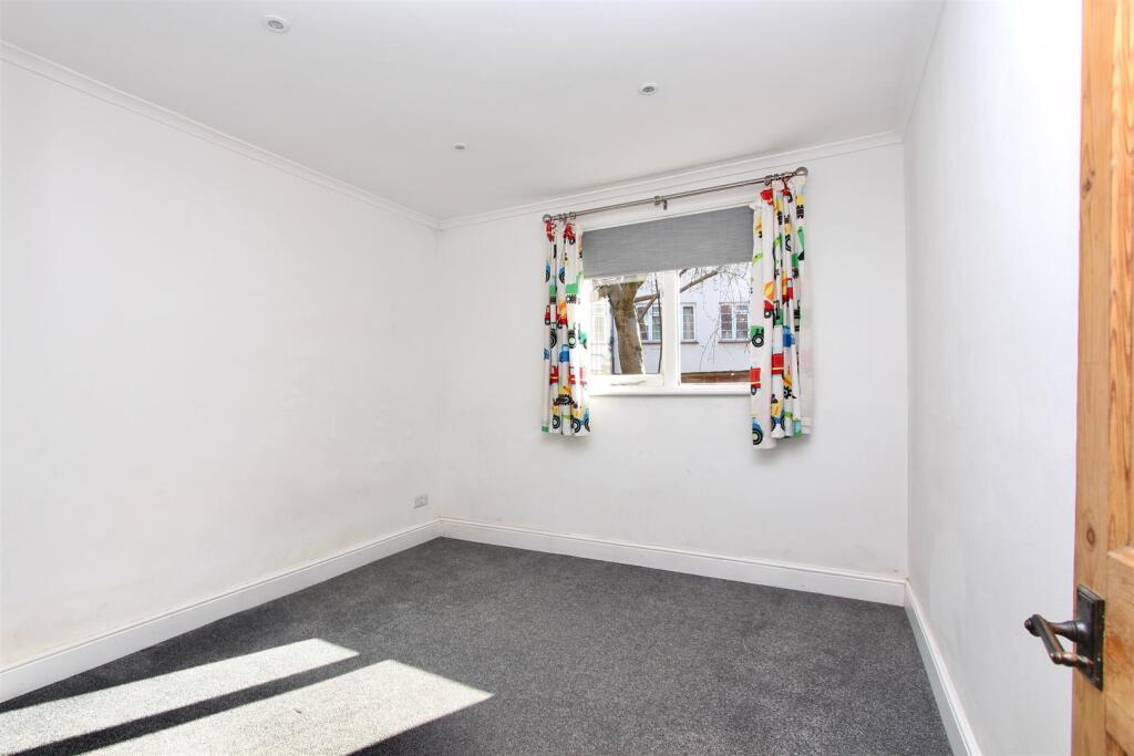 St. Margaret's Avenue, N15