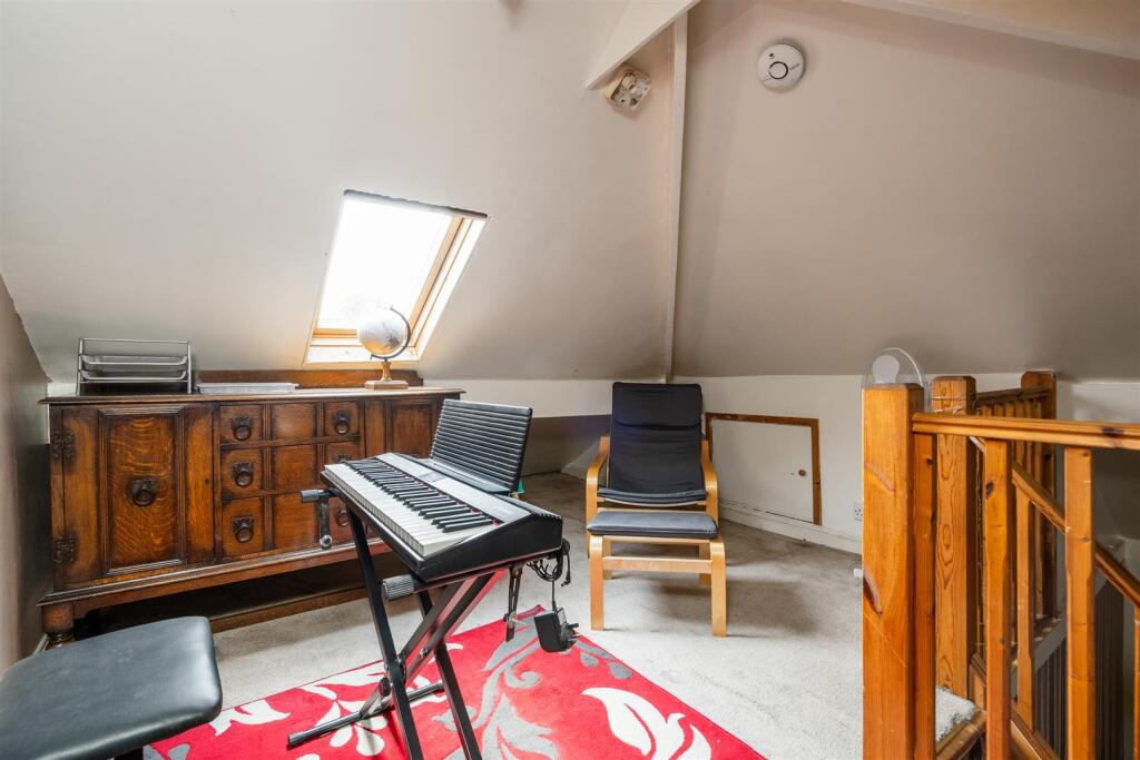 86 Douglas Road_8.jpg