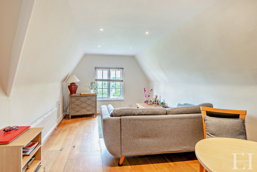 8608849-interiorW...