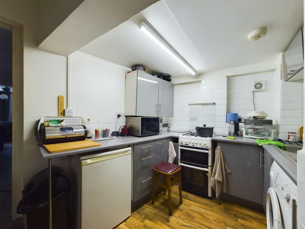 Kitchen (2).jpg