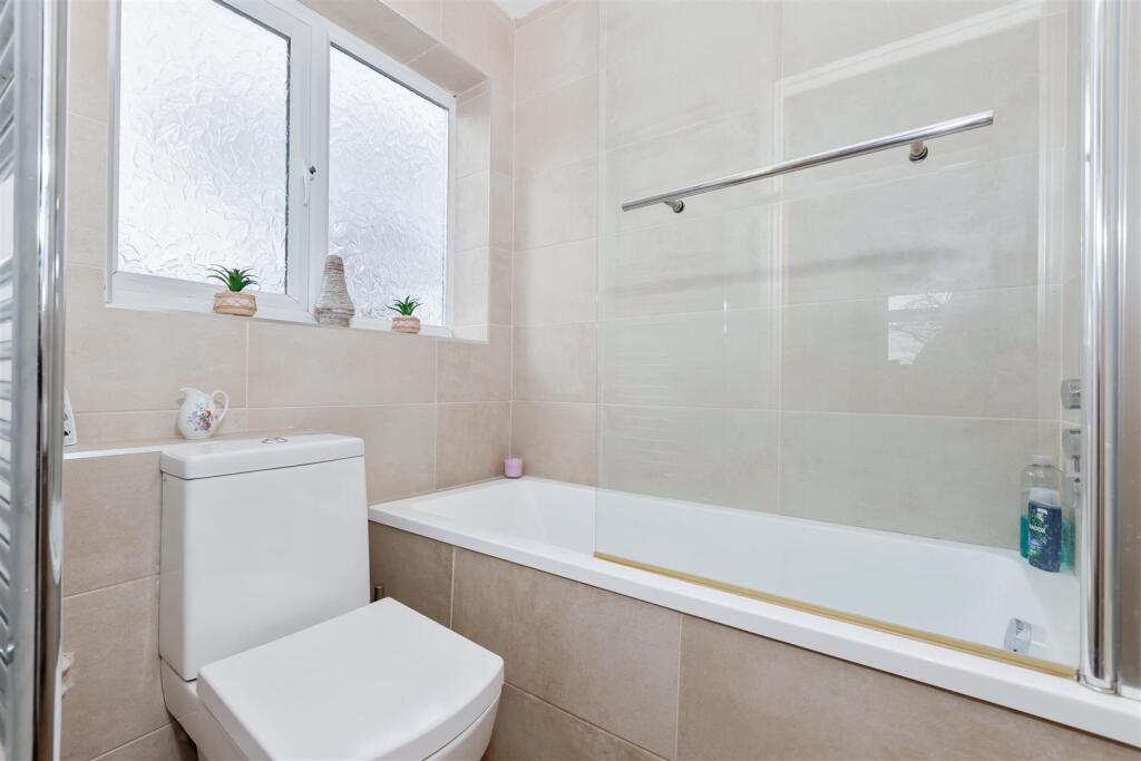 Henfield Close_8.jpg