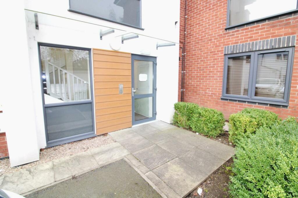 External entrace