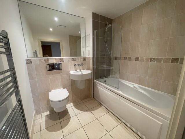 Main bathroom.2.jpg